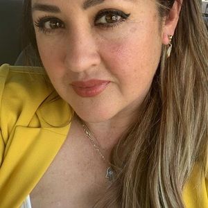 Meet your Posher, Yazmin